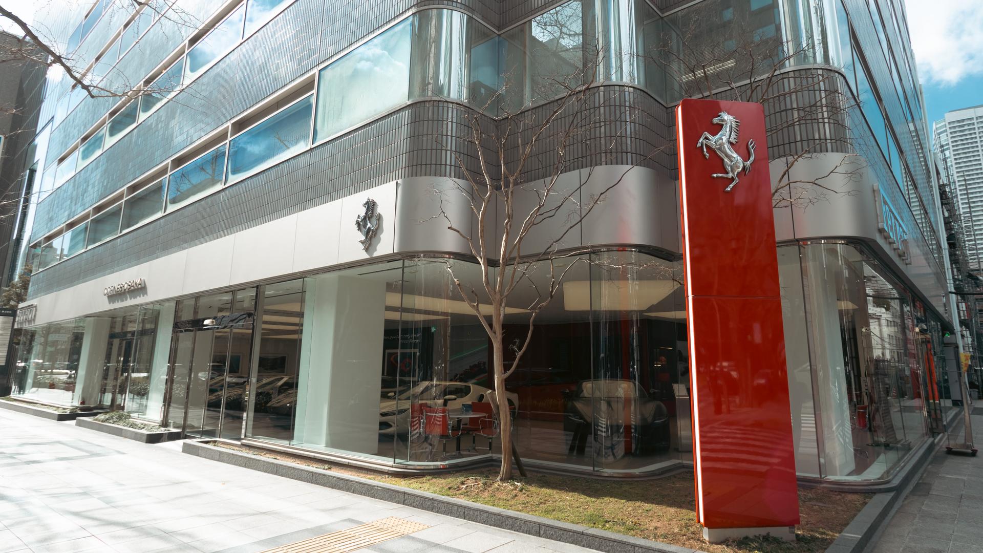 ferrari-shinsaibashi