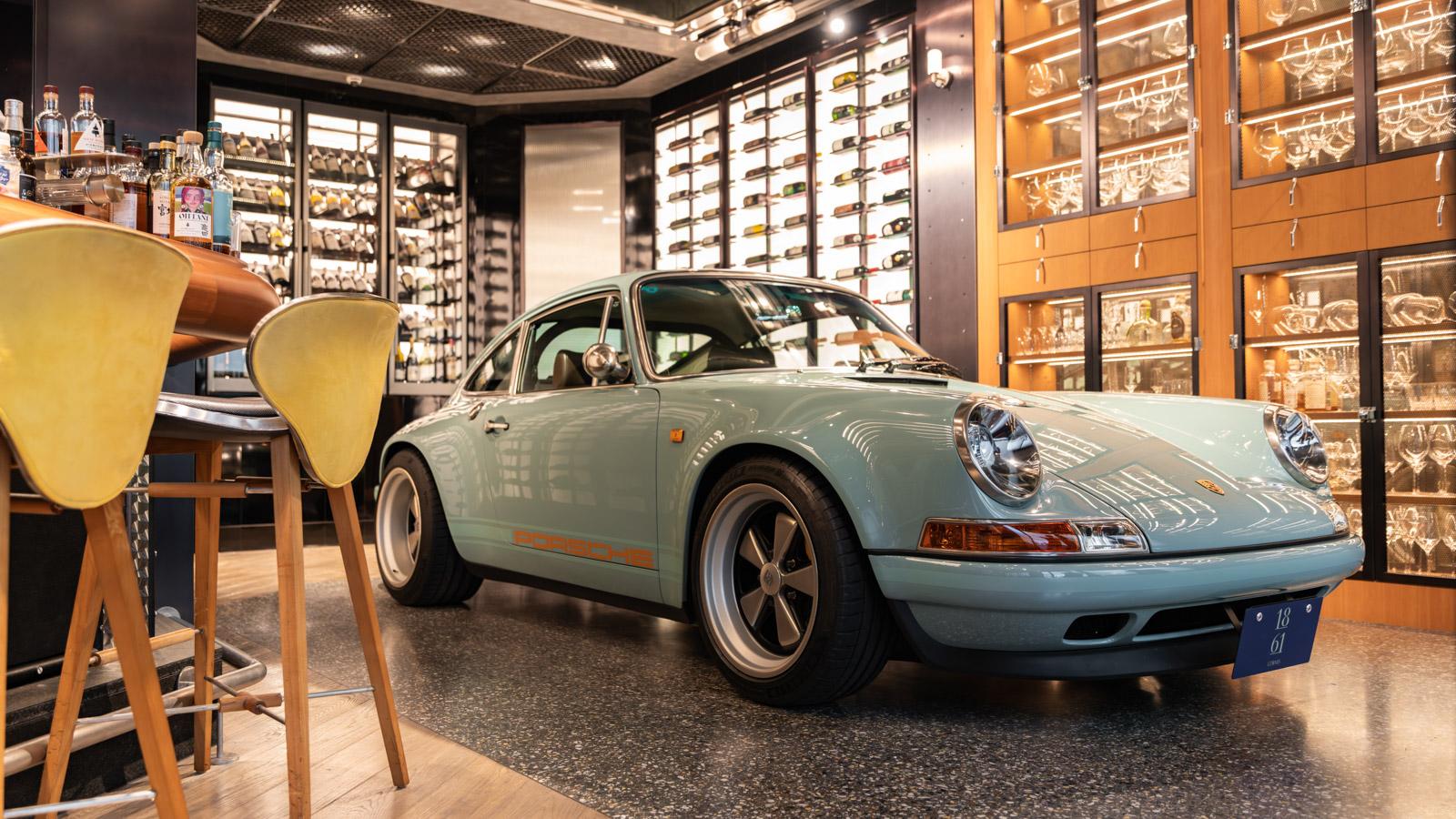 <p class="editor-paragraph" dir="ltr"><span style="font-size: 1em; background-color: rgb(255, 255, 255); white-space: pre-wrap;">現在「</span><a href="https://www.cornesmotors.com/special/1861" target="_blank" rel="noopener noreferrer" class="editor-link"><u><span class="editor-text-underline" style="font-size: 1em; background-color: rgb(255, 255, 255); white-space: pre-wrap;">1861</span></u></a><span style="font-size: 1em; background-color: rgb(255, 255, 255); white-space: pre-wrap;">」に展示中の車両をご紹介いたします。</span></p>