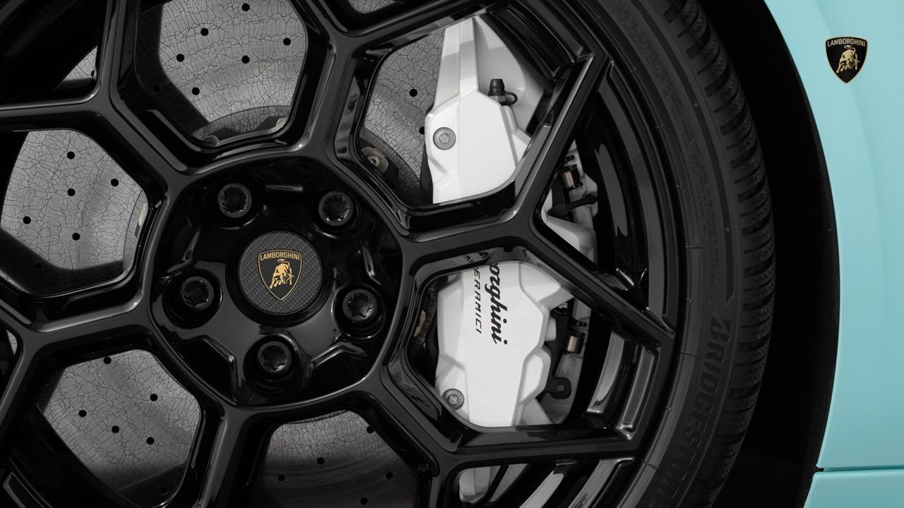 【Lamborghini Shiba】<br>新登場Lamborghini用純正アクセサリーのご紹介
